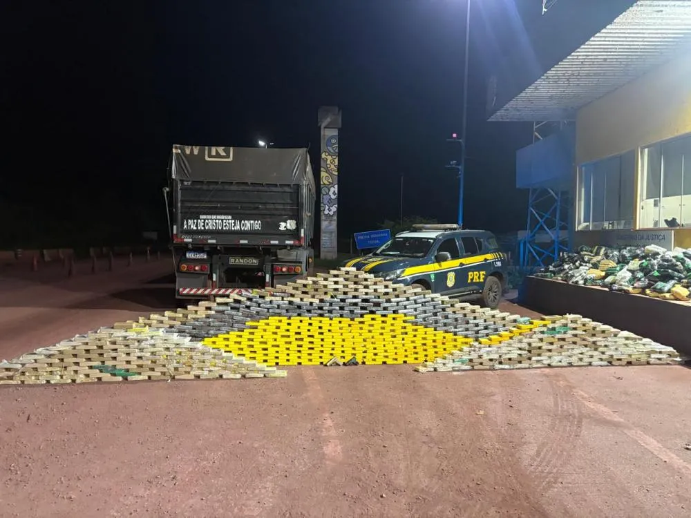 Motorista apresentou versões contraditórias ao alegar pane mecânica e acabou preso em flagrante pela equipe policial. - Foto: Reprodução | PRF